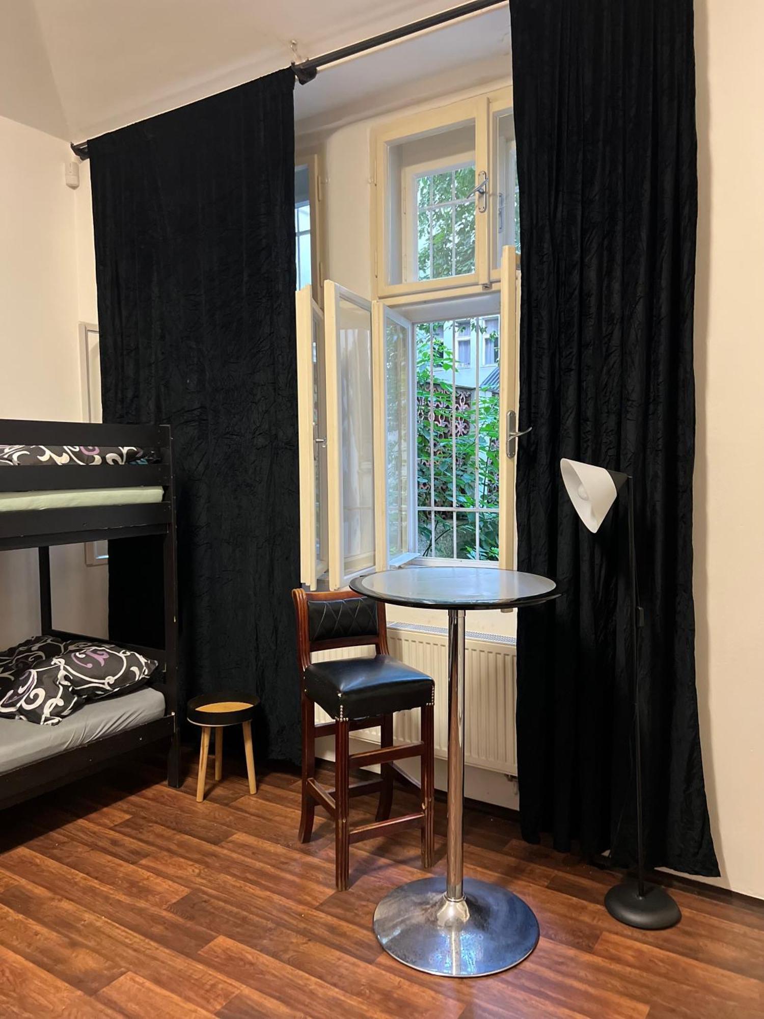 Apartment Moon Prague Extérieur photo